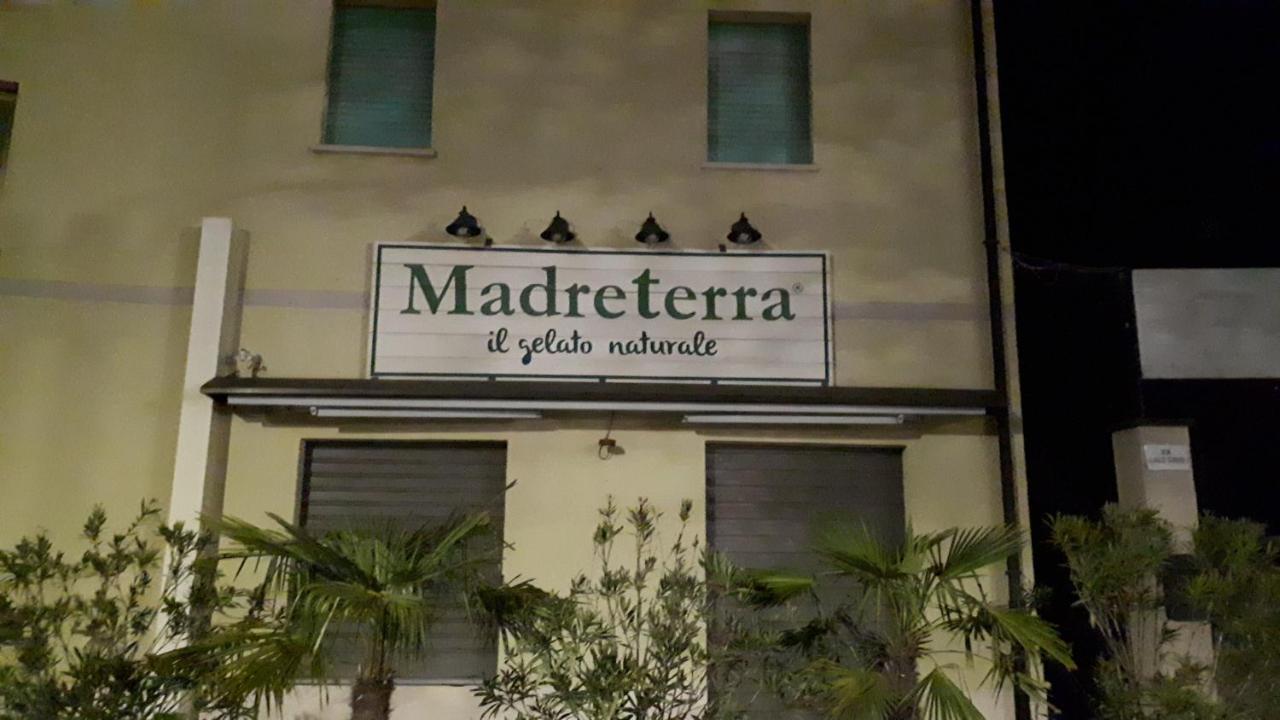 ...Per Il Sirio Hotel Ivrea Kültér fotó